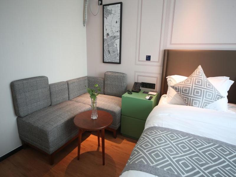Gma Hotel Shanghai Wuning Road Zhenping Road Metro Station Extérieur photo